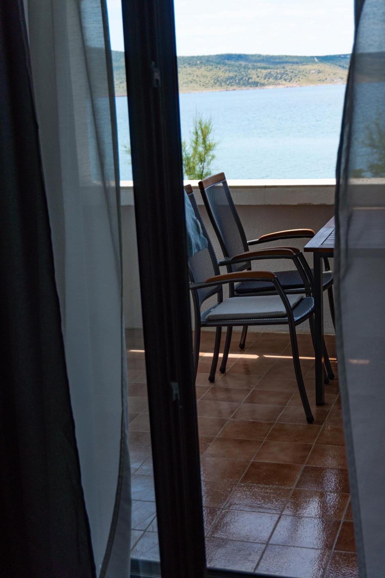 Apartments Dida Sime Starigrad Paklenica Exterior photo